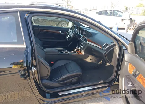 2012 Mercedes-Benz C 250 from USA, damaged, VIN WDDGJ4HB9CF929765